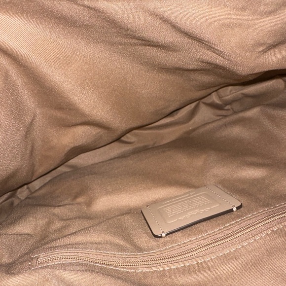 Coach crossbody purse. Excellent condition - Picture 2 of 3